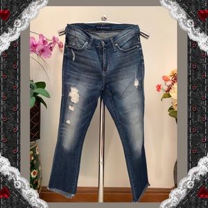 Rock&Republic Fringe Hem Cropped Jeans